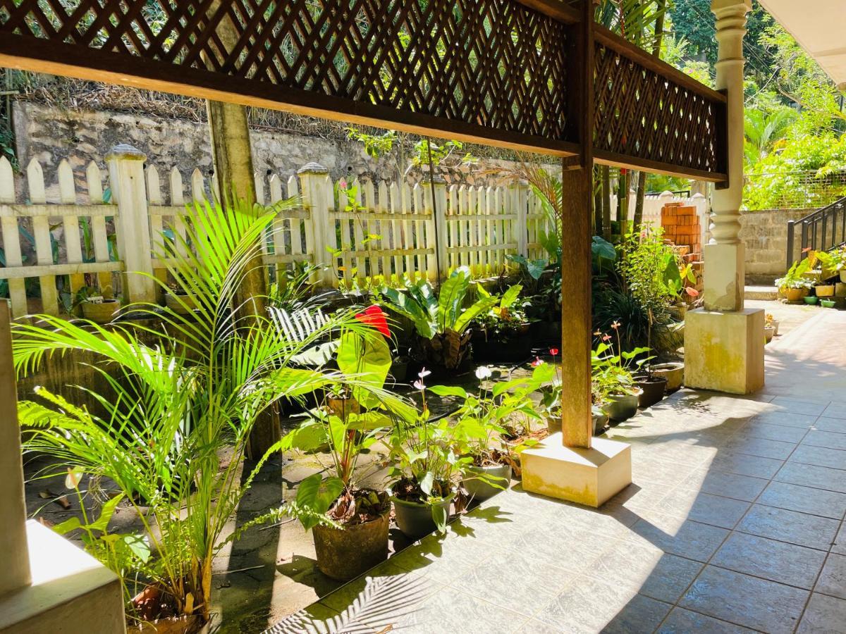 Unique Villa Kandy Exterior photo